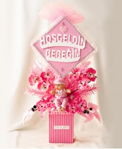 Kız Hoşgeldin Bebek Aranjmanı